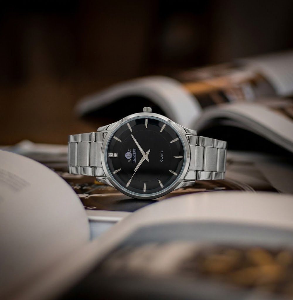 Universe Classic Steel Black